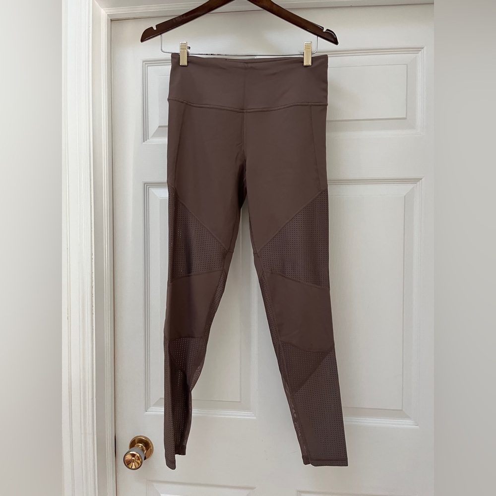 Victoria Sport Women's Leggings size medium